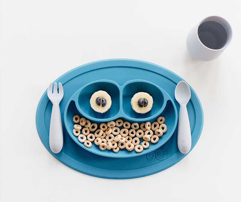 An ezpz Smile Makes New Foods Fun