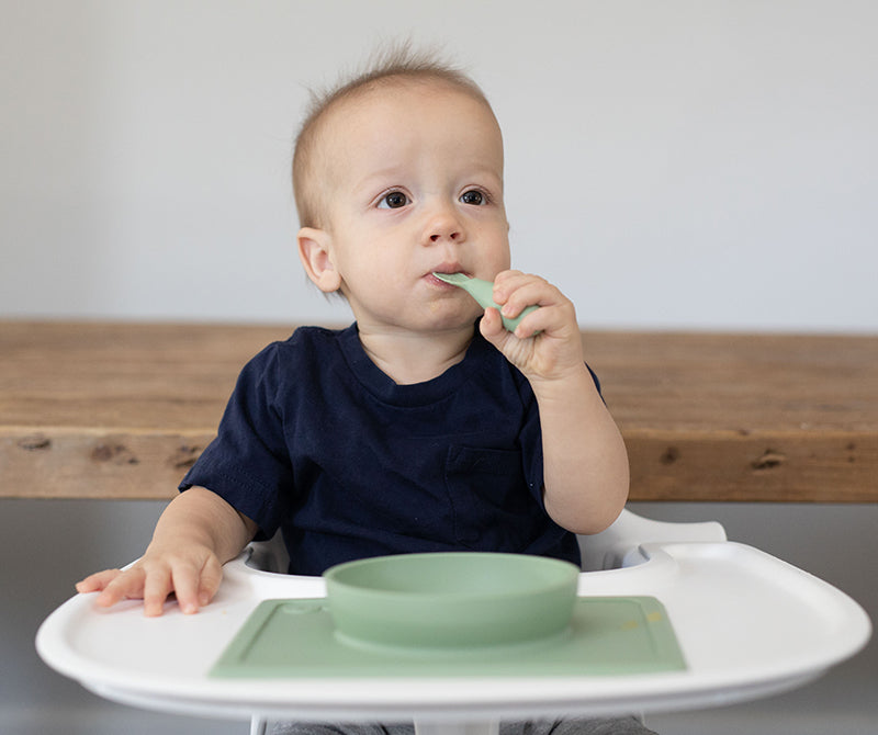 How to Decrease Gagging When Spoon Feeding