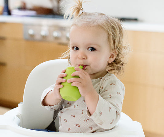 Choosing Between a Sippy Cup and a Straw Cup | Feeding Tips