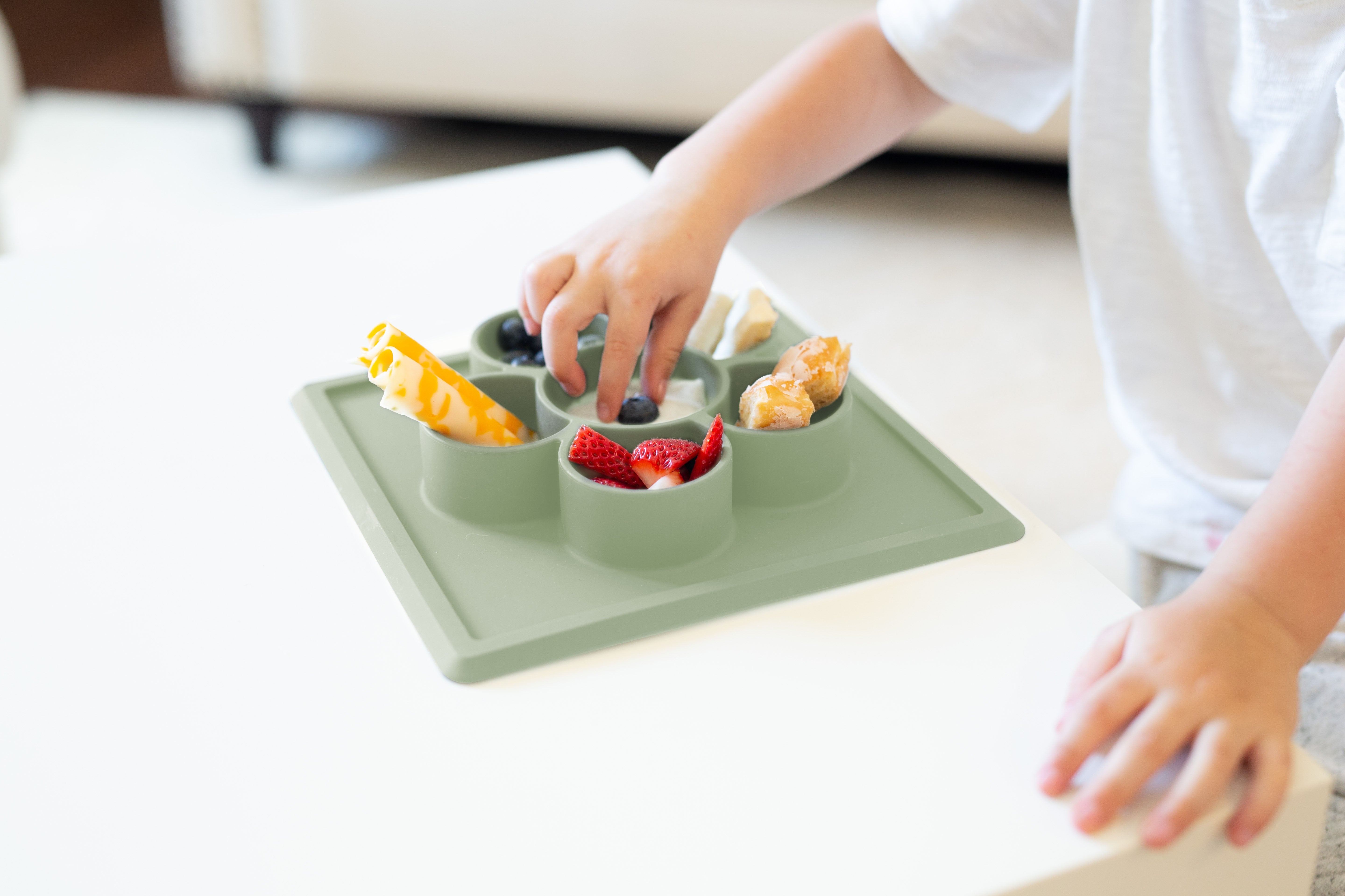 Feeding Milestone: The Pincer Grasp