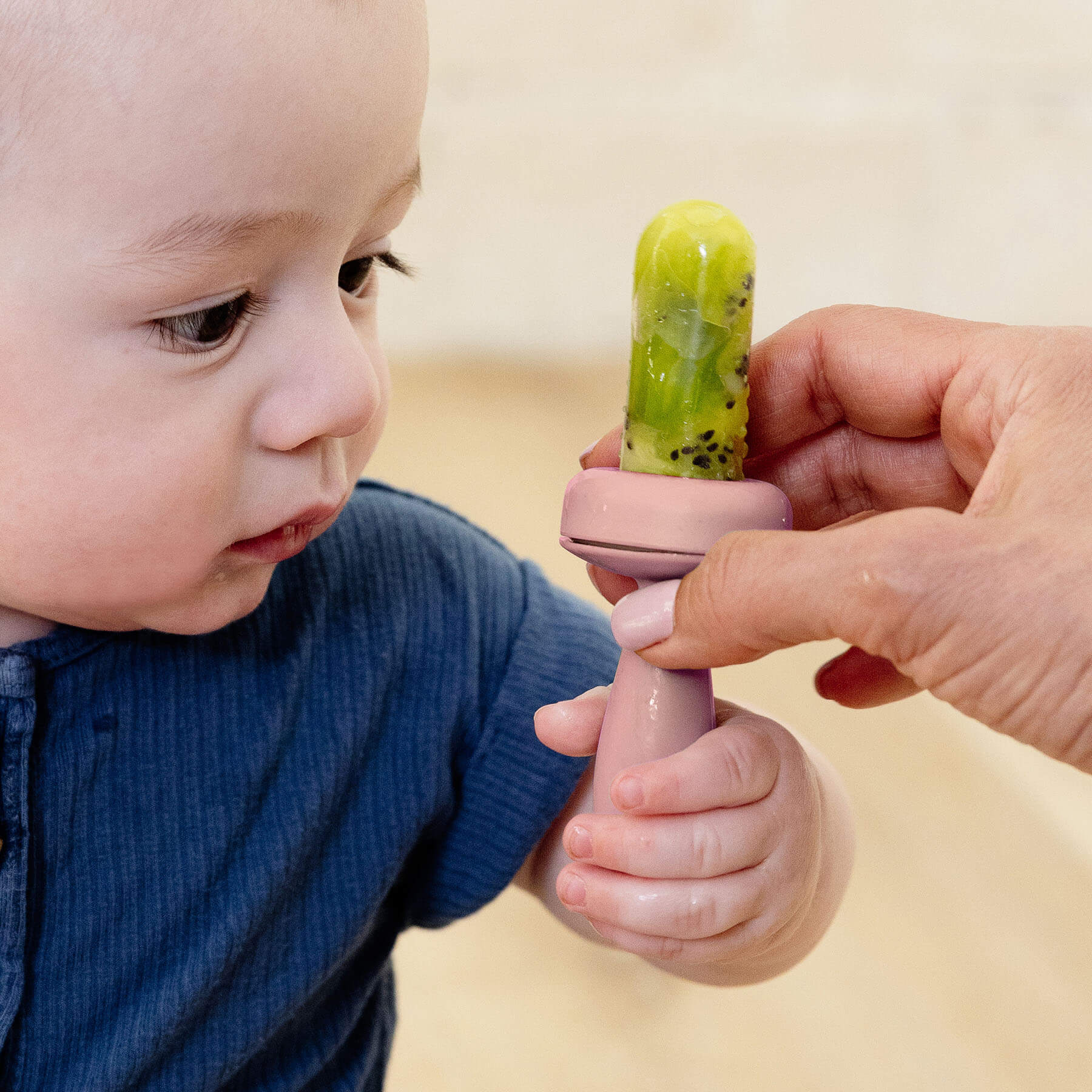 ezpz Gumline Feeder in Blush Pink
