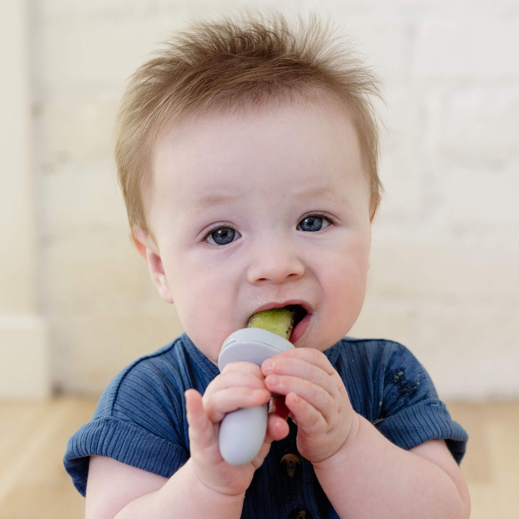 ezpz Gumline Feeder in Pewter Gray