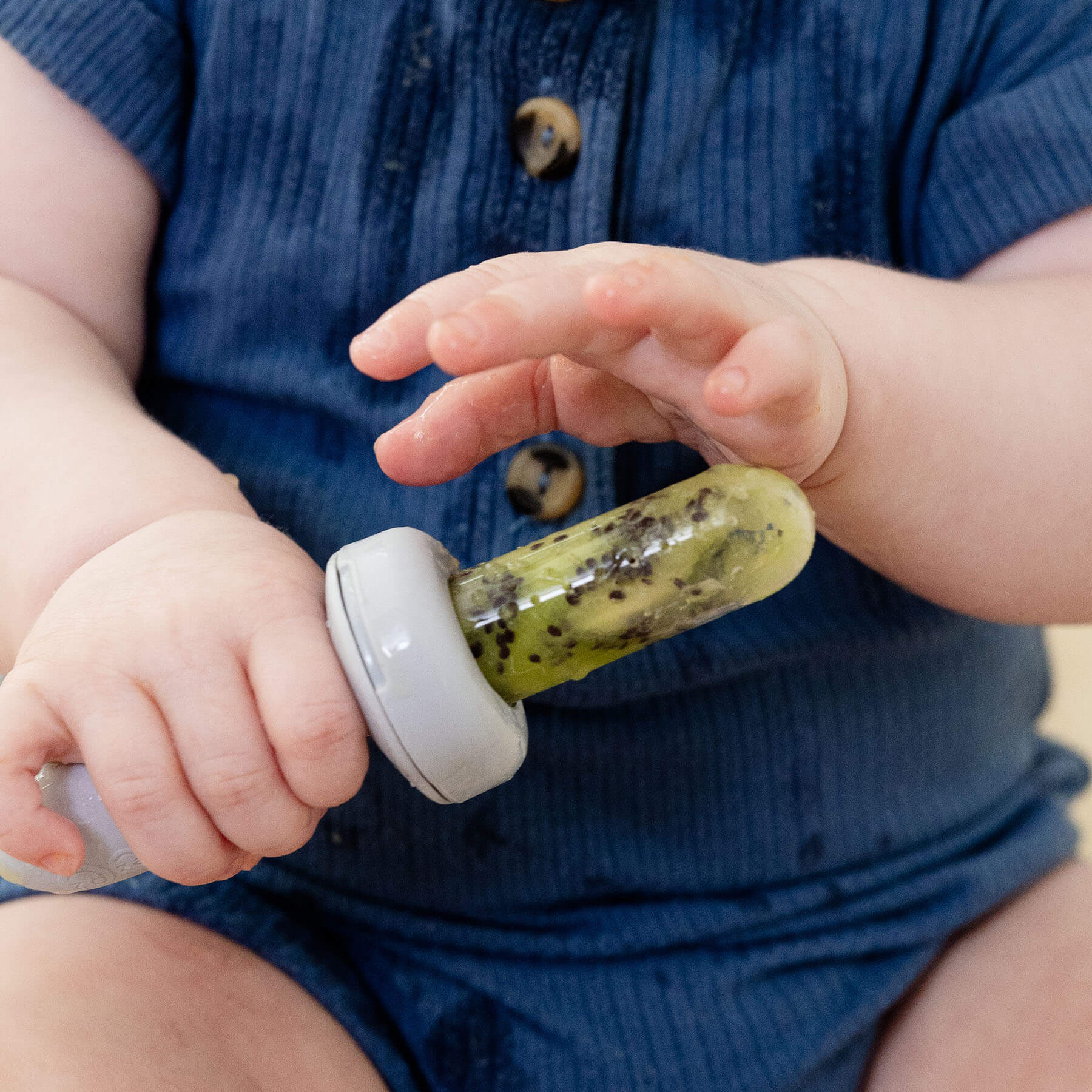 ezpz Gumline Feeder in Pewter Gray