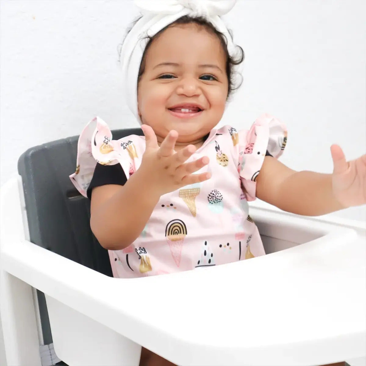 BapronBaby® Bapron in Ice Cream Pattern with Flutter Sleeves / Bib + Apron That Safely Ties Around the Body