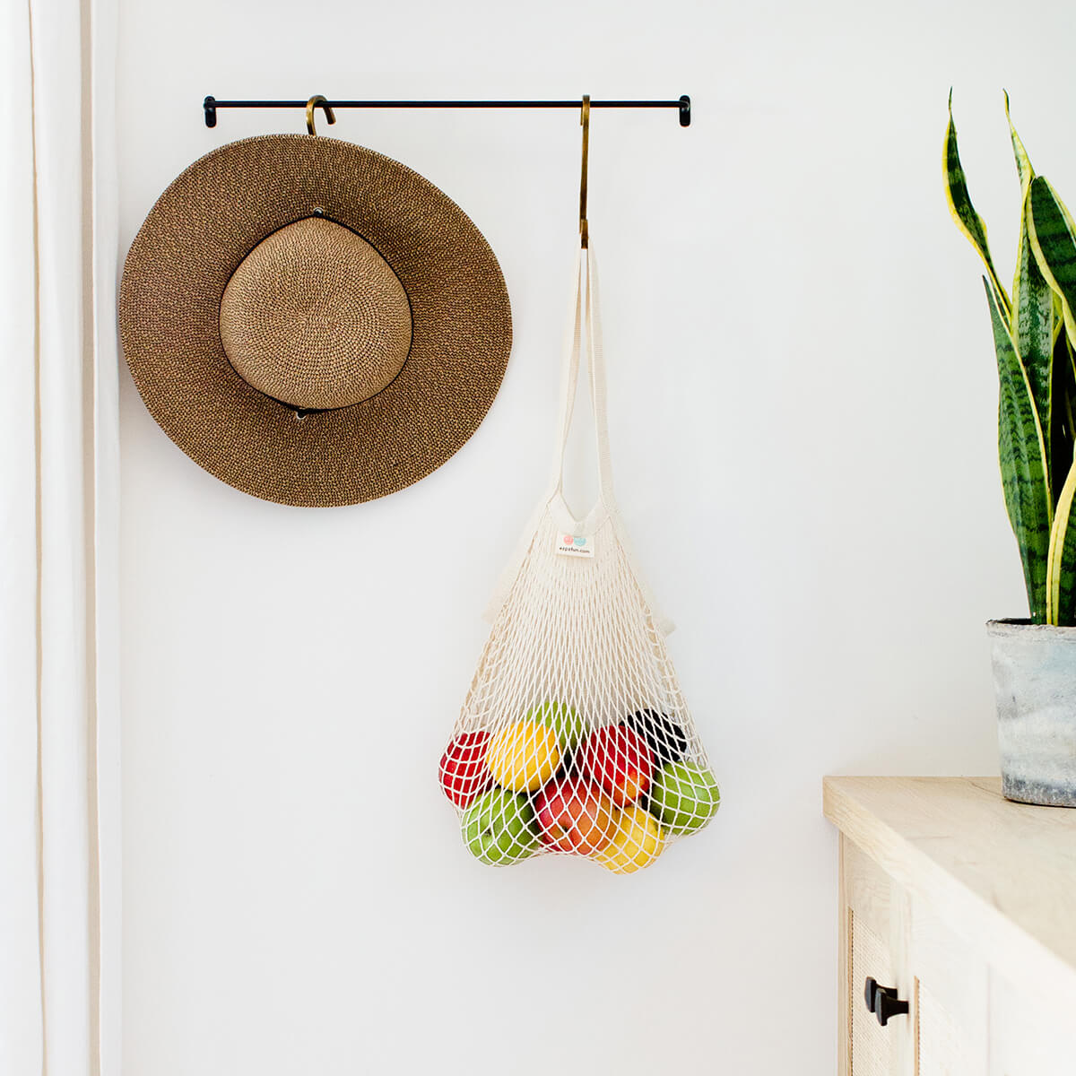 ezpz Reusable Produce Bag by ezpz / The Original All-In-One Silicone Plates & Placemats that Stick to the Table