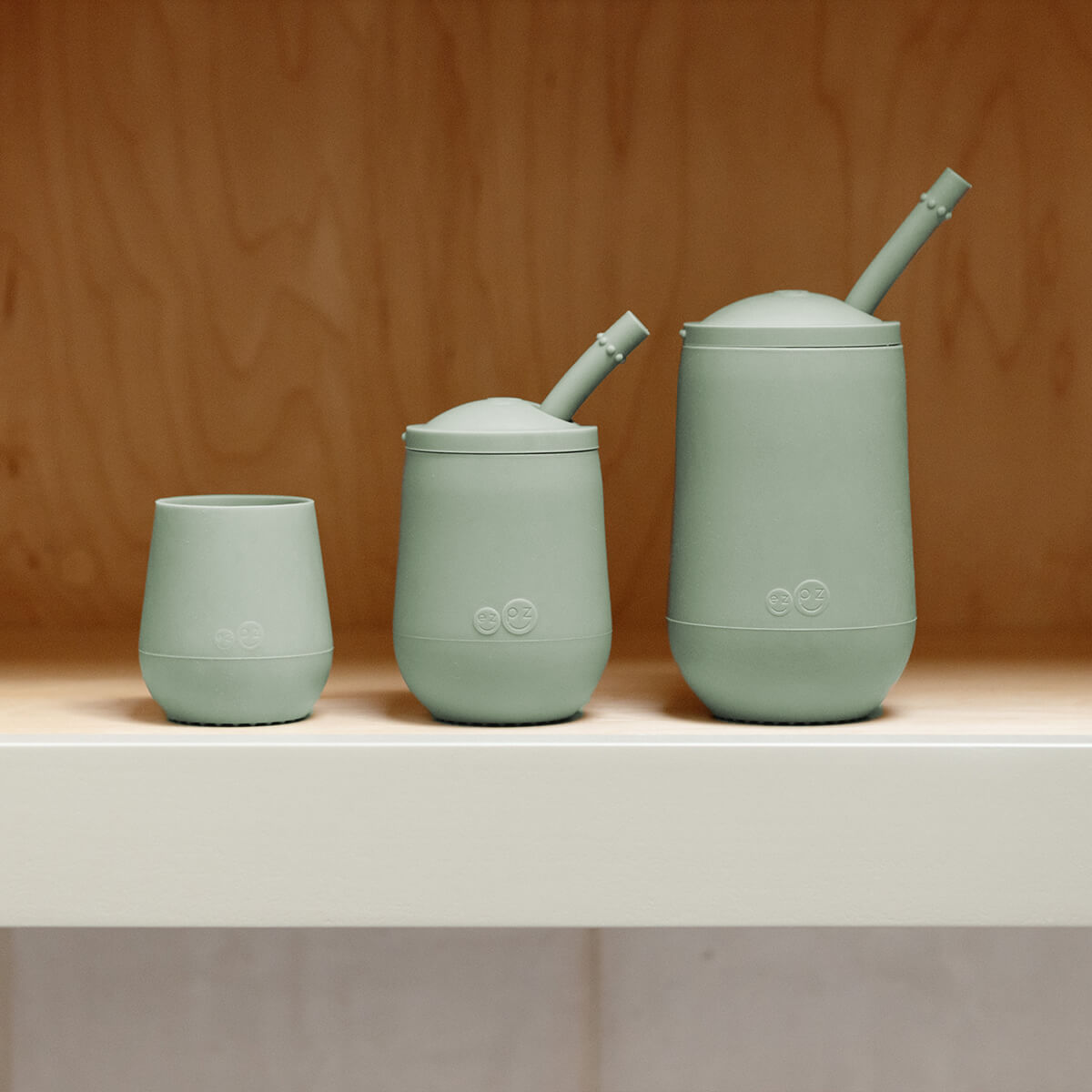 ezpz Developmental Cup Set in Sage