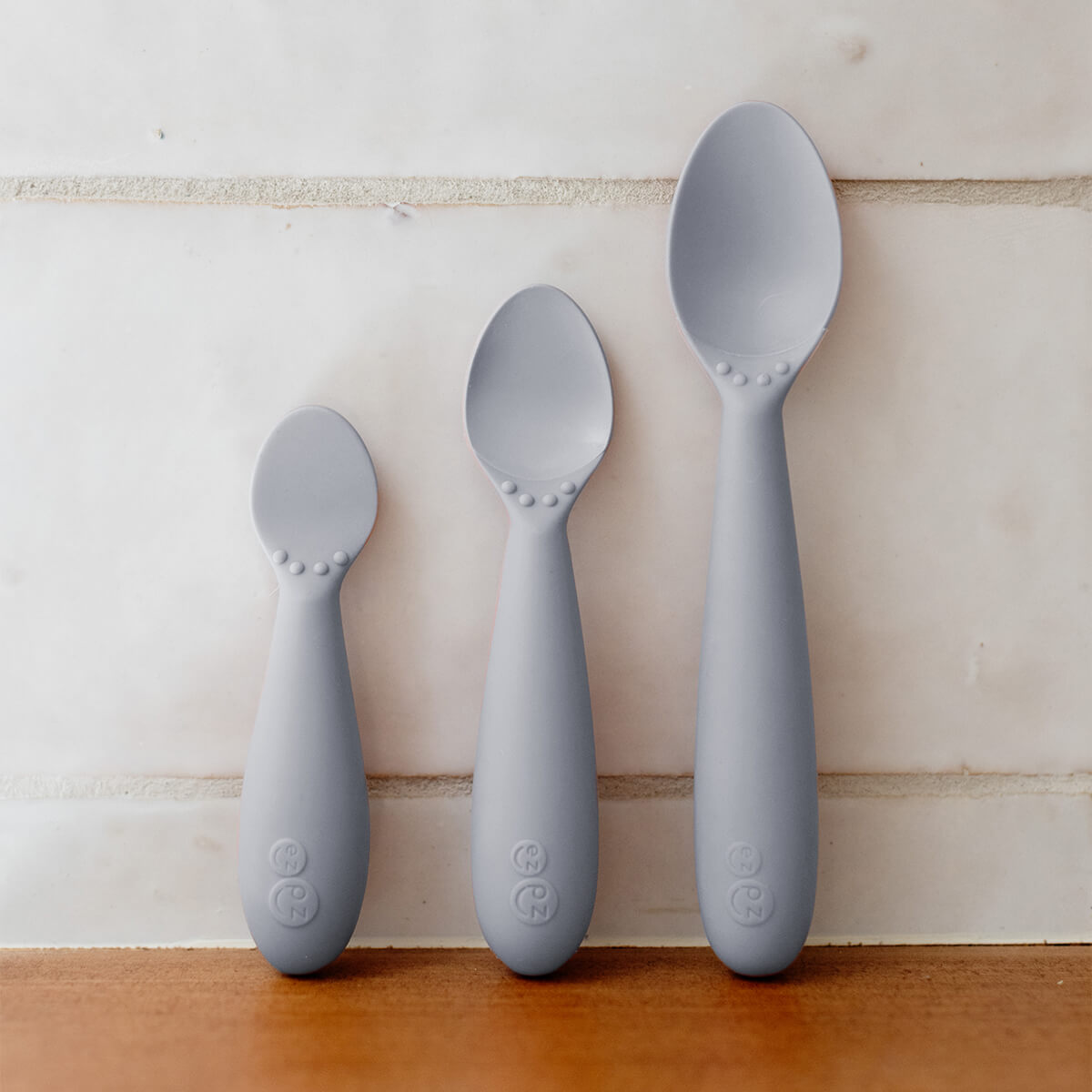 ezpz Developmental Utensil Set in Pewter #color_pewter