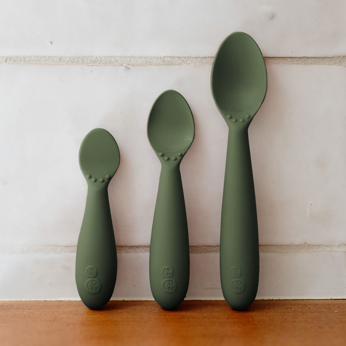 ezpz Developmental Utensil Set in Olive