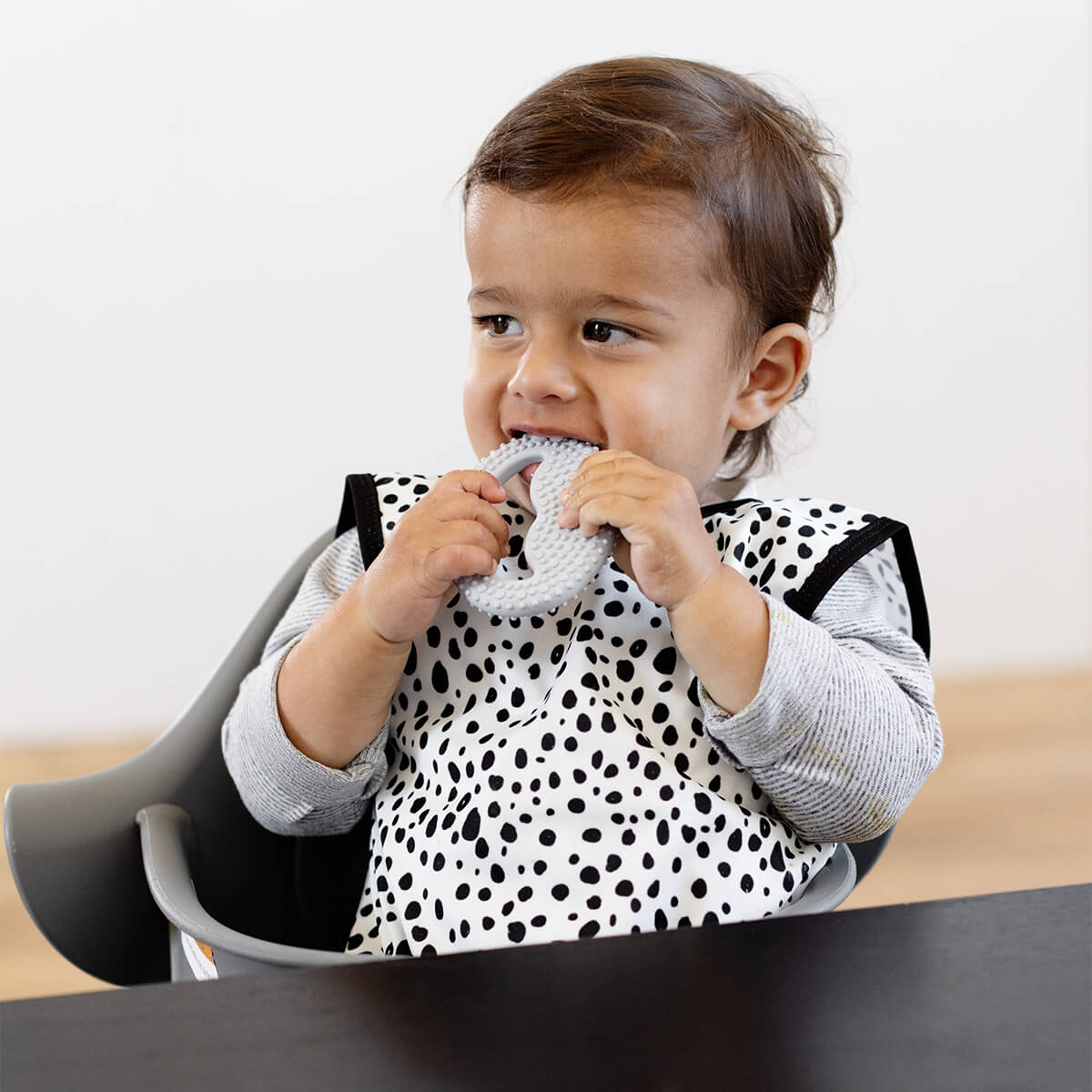 ezpz oral development tools in pewter light gray / silicone teethers for motor skill development