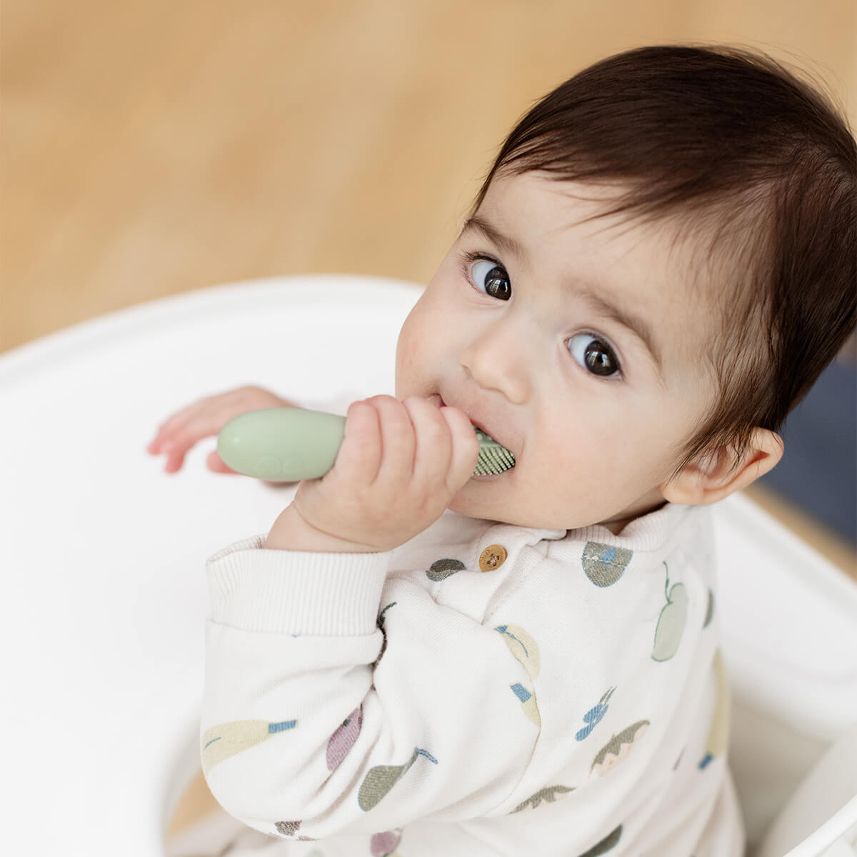 First Foods Oral Care Bundle in Sage Green / ezpz Baby-Led™ Toothbrush + Sensory Tongue Depressor Dual Pack and First Foods Set